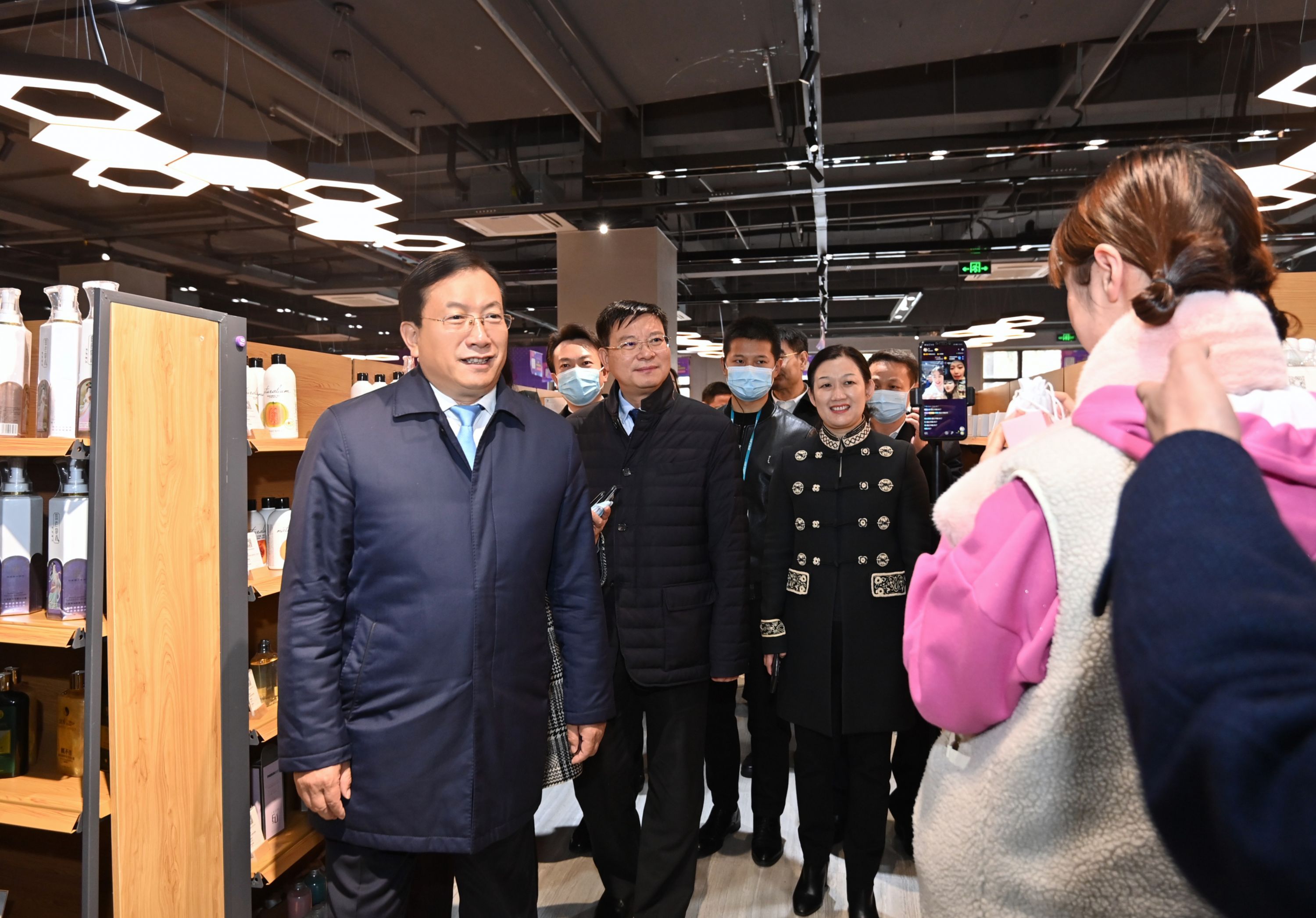 王忠林出席“汉交会”项目集中签约：擦亮“汉交会”招牌，加快推动数字贸易发展
