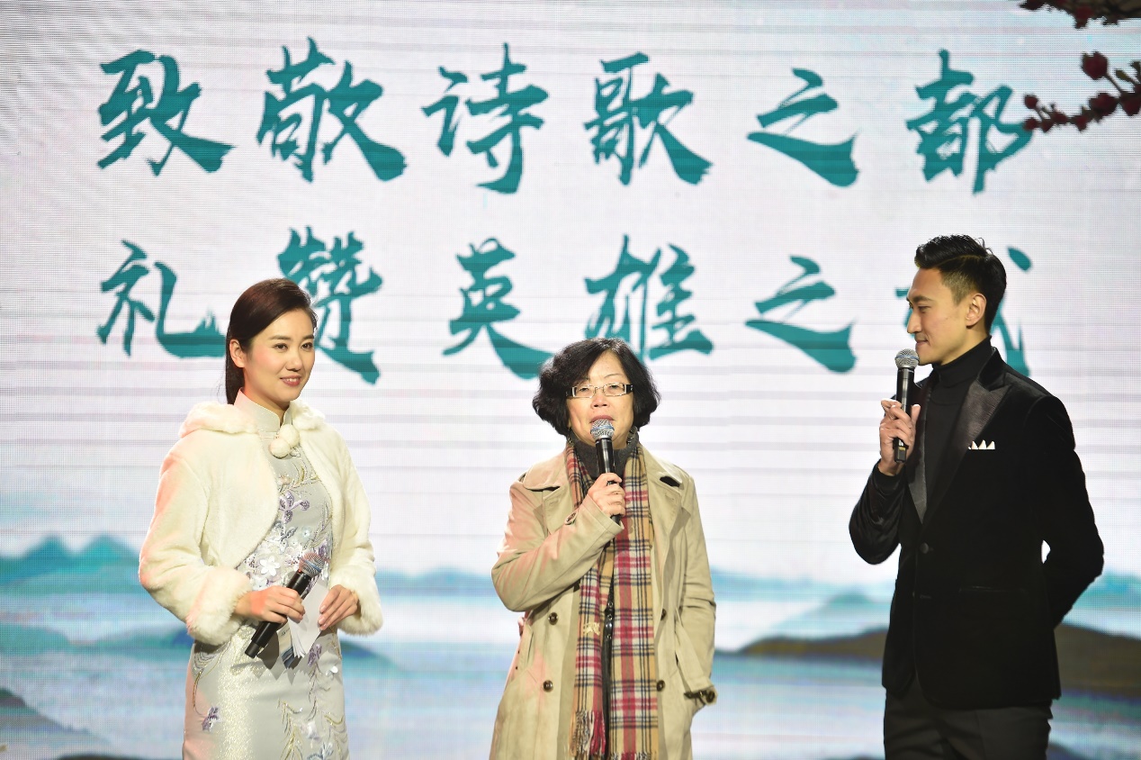 为城市的生机写下一份诗意证明 第六届武汉诗歌节晚会温暖举行