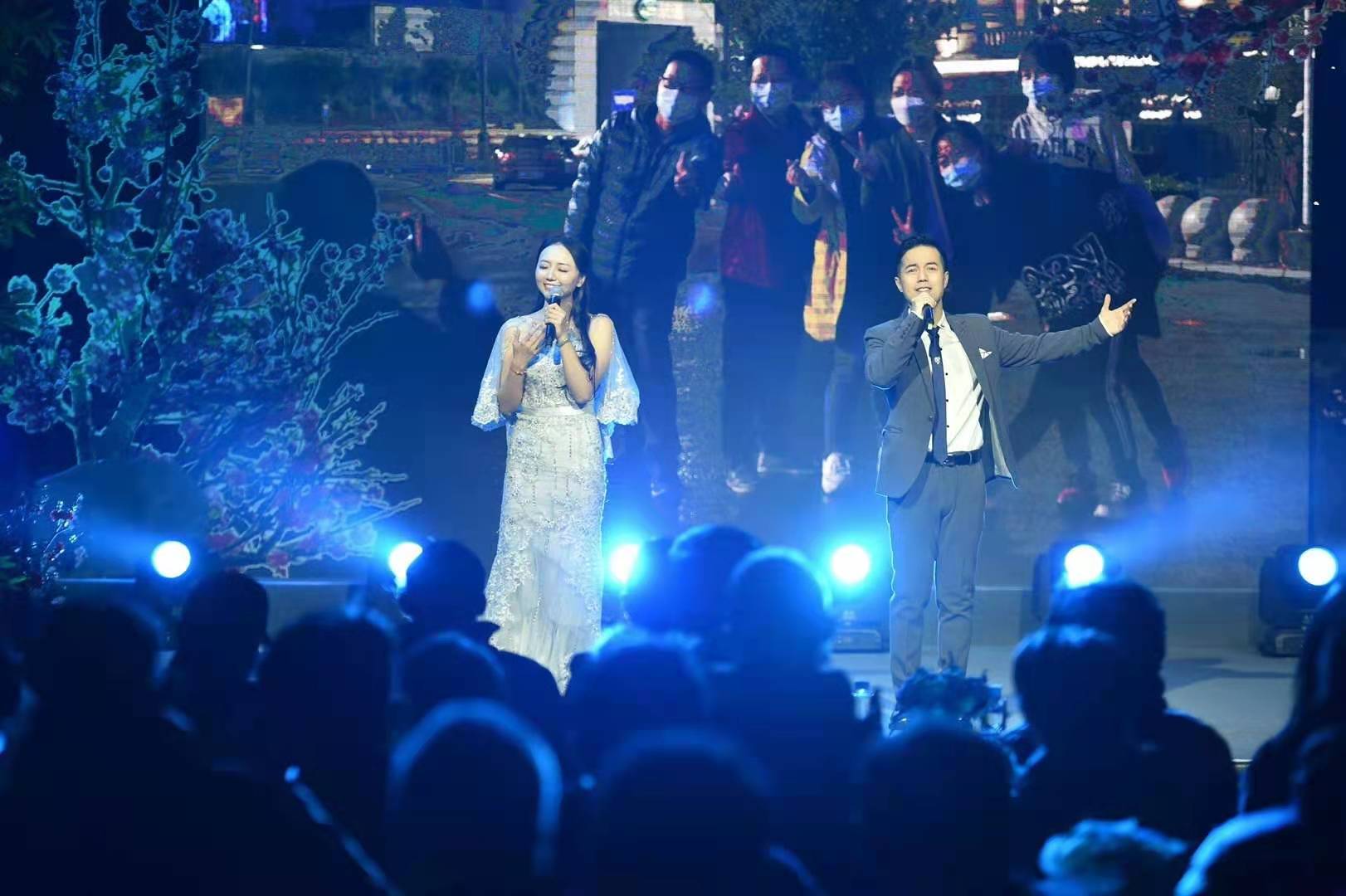 为城市的生机写下一份诗意证明 第六届武汉诗歌节晚会温暖举行