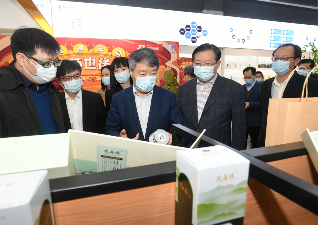全国人大常委会调研组调研汉口北肯定武汉国际贸易城转型升级发展